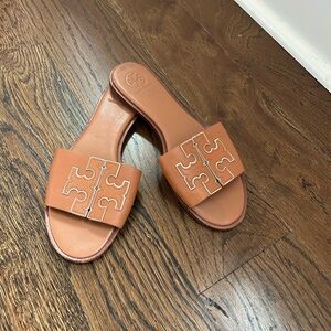 Tory Burch Double T Slides Size 7.5 Tan Gently Used